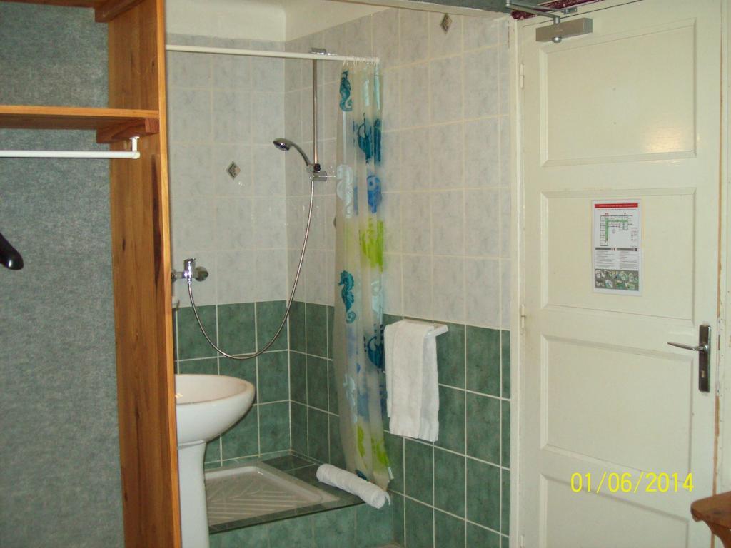Le Relais Des Blaches Hotel Pierrelatte Habitación foto