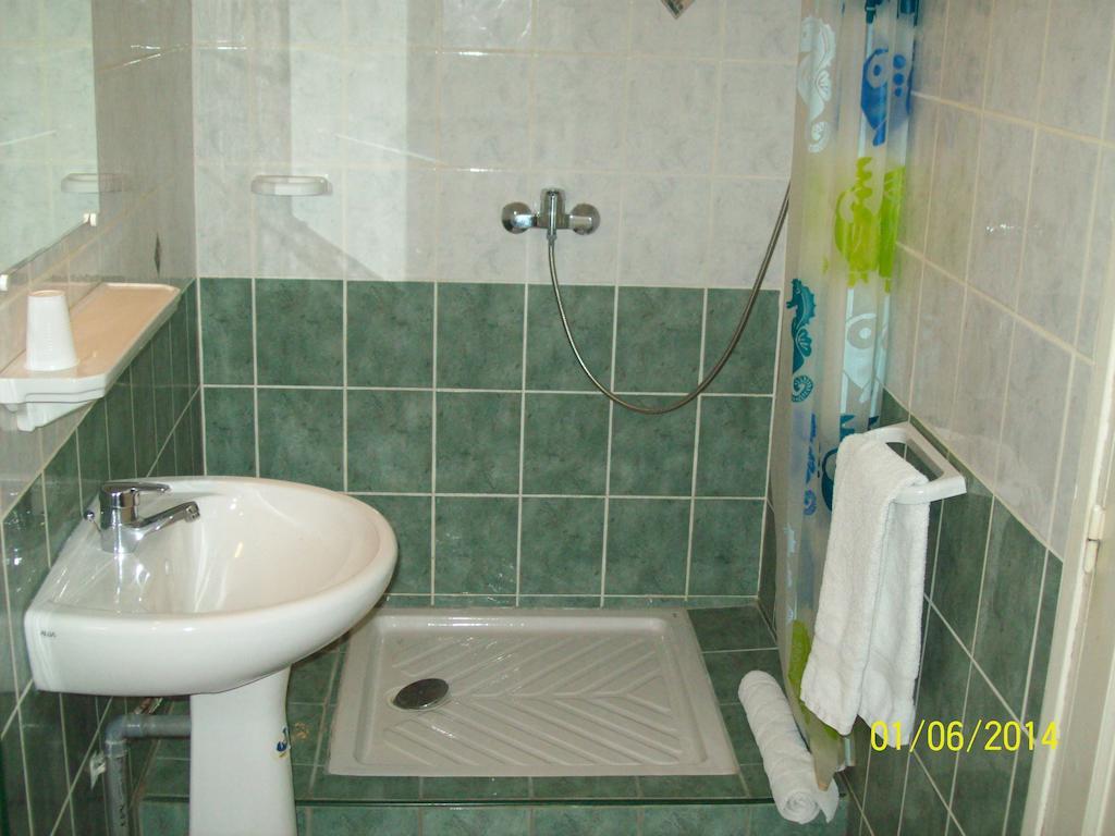 Le Relais Des Blaches Hotel Pierrelatte Habitación foto