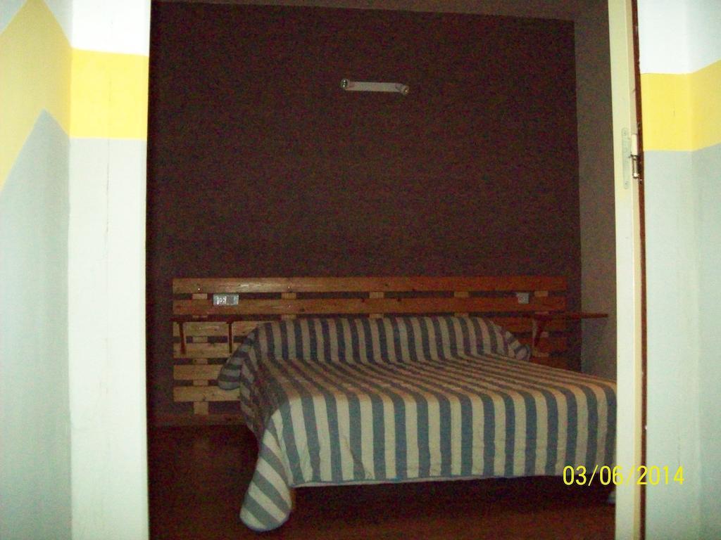 Le Relais Des Blaches Hotel Pierrelatte Habitación foto