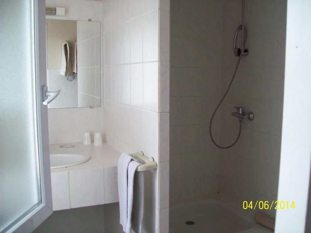 Le Relais Des Blaches Hotel Pierrelatte Habitación foto