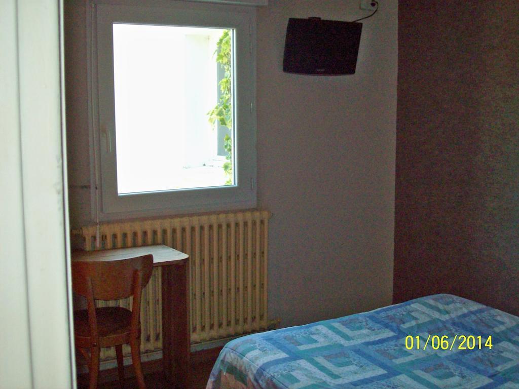Le Relais Des Blaches Hotel Pierrelatte Habitación foto